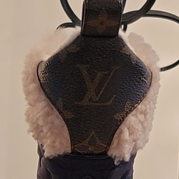 LOUIS VUITTON LAUREATE PLATFORM (Shearling) DESERT BOOT ...BELLA! - Picture 8 of 10